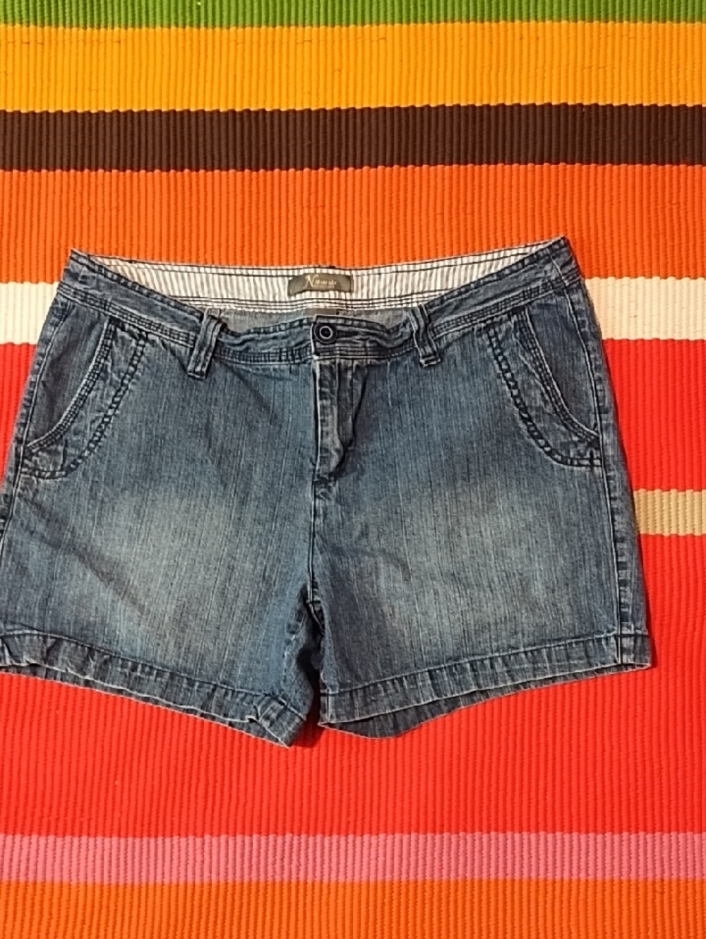 Natural Reflections Washed Blue Denim Jean Shorts Size 10 VGC.